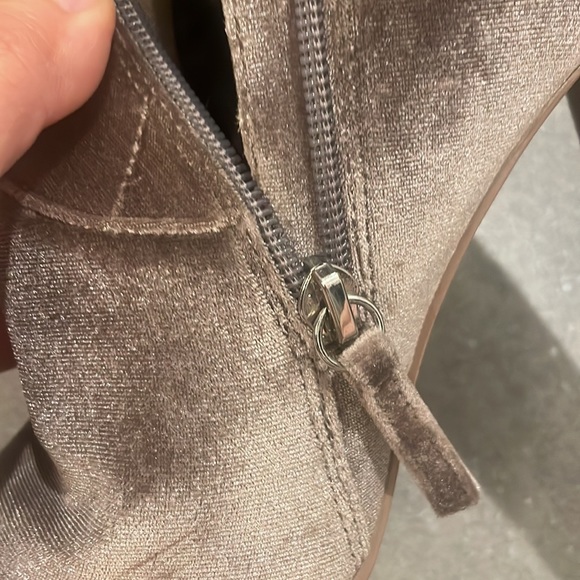 steve madden Edition velvet pink rose embroidered zipper chunky heeled booties - Picture 8 of 15